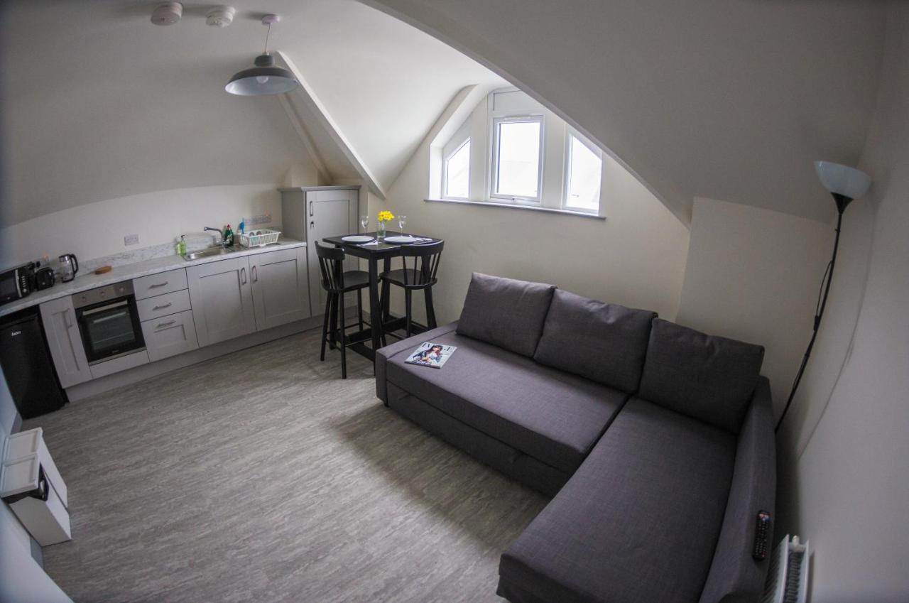 White Hall Апартаменты *