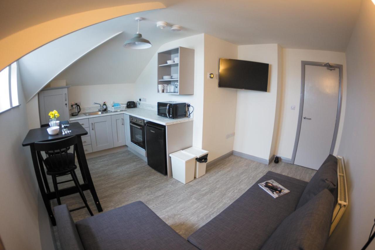 White Hall Апартаменты *